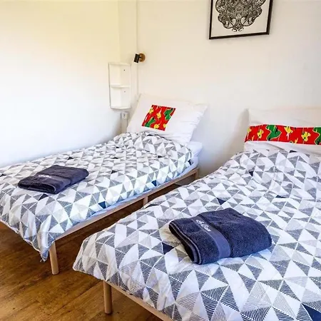Apartmán House - Sleeps 6 - Parking - Garden