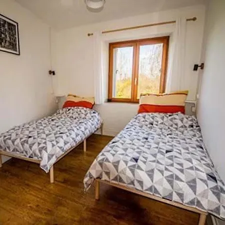 House - Sleeps 6 - Parking - Garden Apartmán *