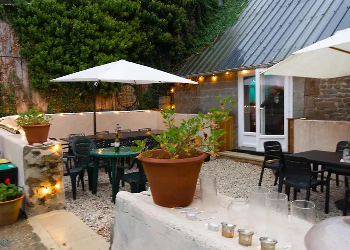 House - Sleeps 6 - Parking - Garden